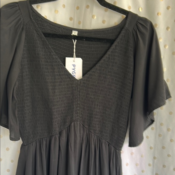 Elegant Black Midi Dress - Picture 3 of 15